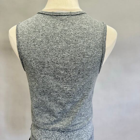 Zobha gray space dye twist crop top and biker short set Size Medium - Picture 13 of 16